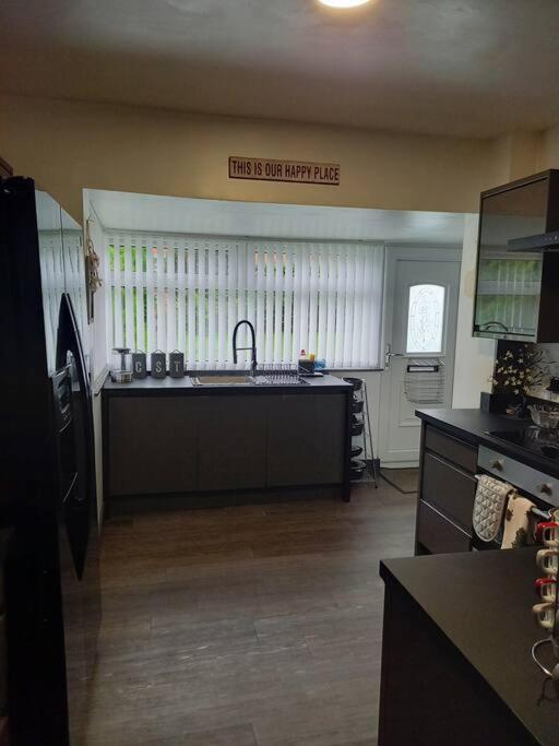 Modernised Home With 2 Bedrooms In Cardiff Esterno foto