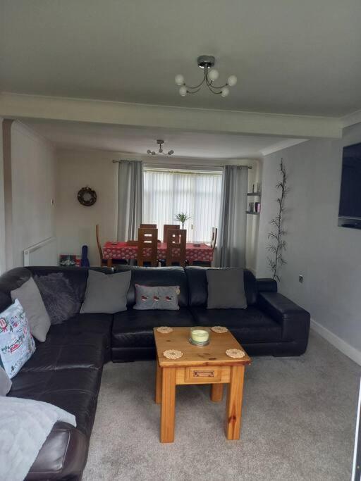 Modernised Home With 2 Bedrooms In Cardiff Esterno foto