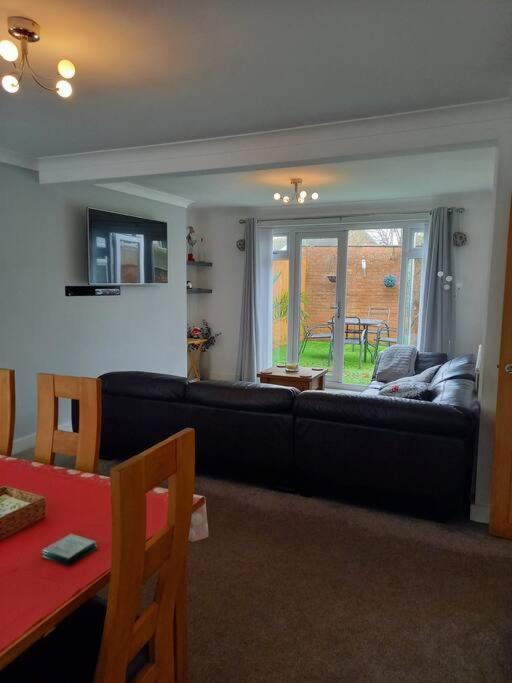 Modernised Home With 2 Bedrooms In Cardiff Esterno foto